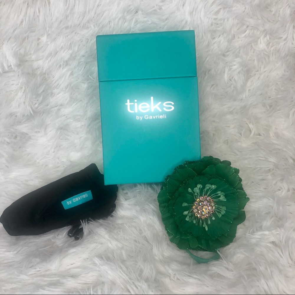 Tieks box, bag and green flower